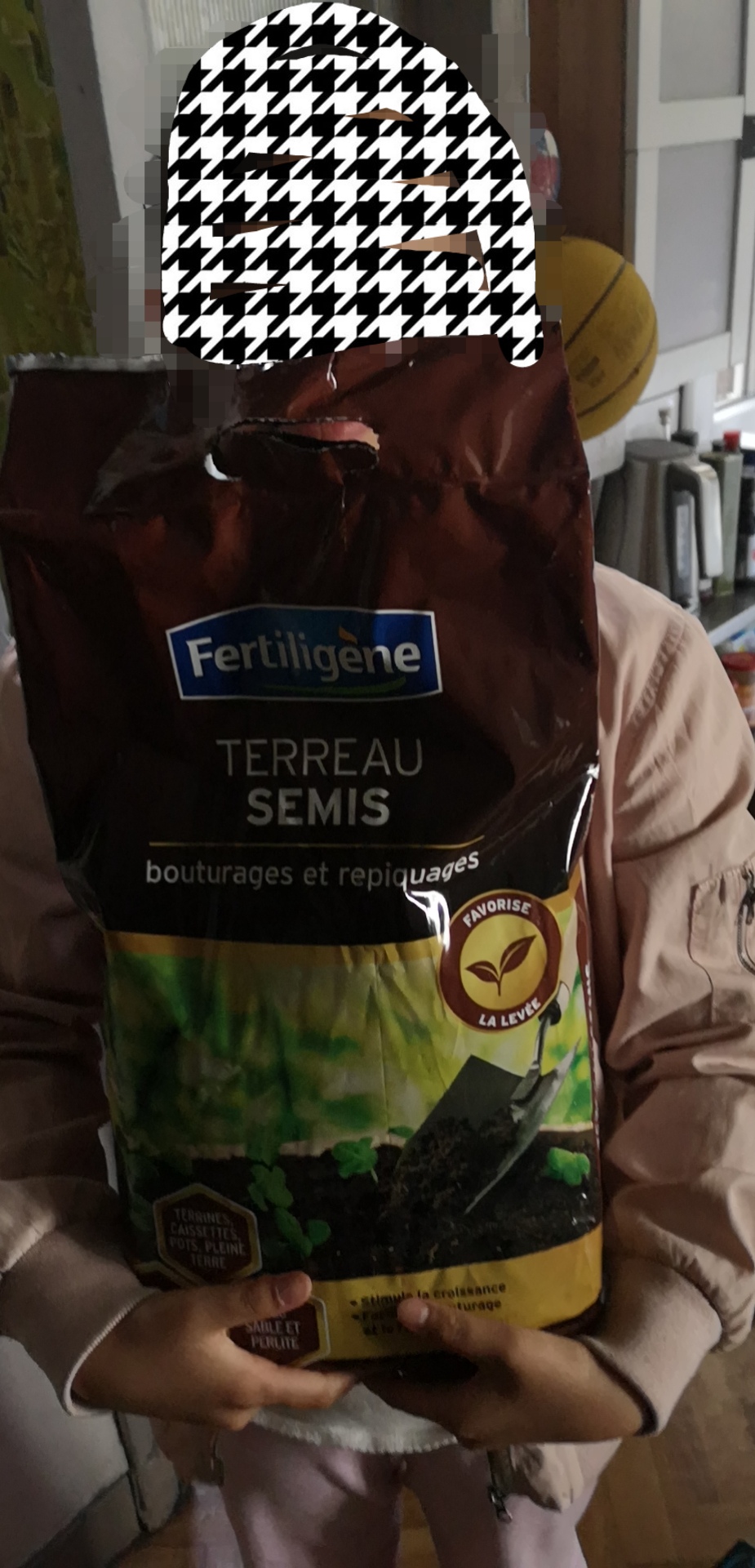 Jeune jardinier conquis