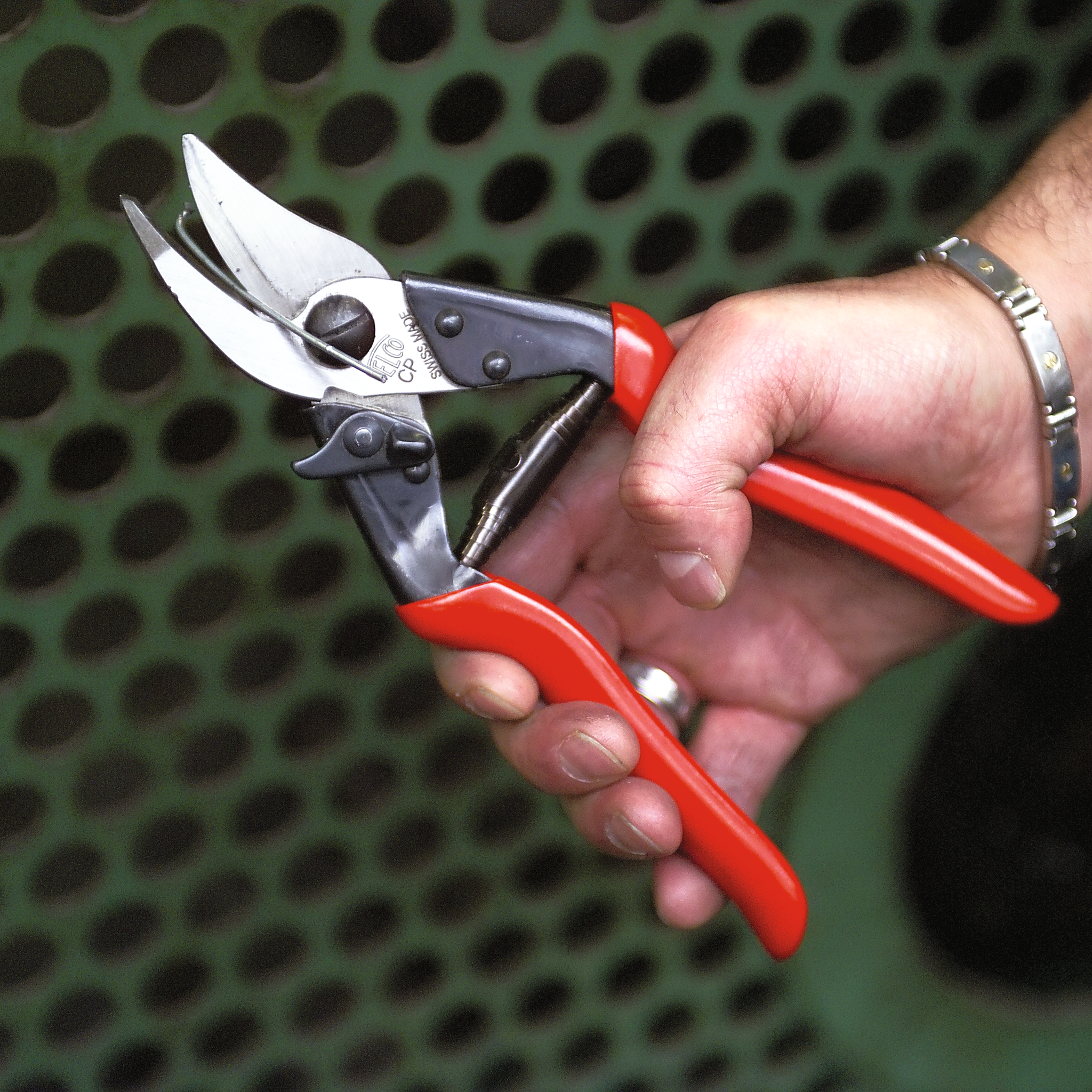 felco-cp-coupe-universel-lames-acier-tremp-pour-bois-fil-et-plastique image 2