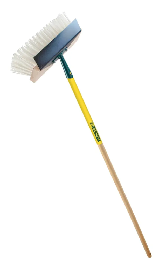 leborgne-balai-grattoir-2-en-1-lame-acier-tremp-manche-bois-150-cm image 1