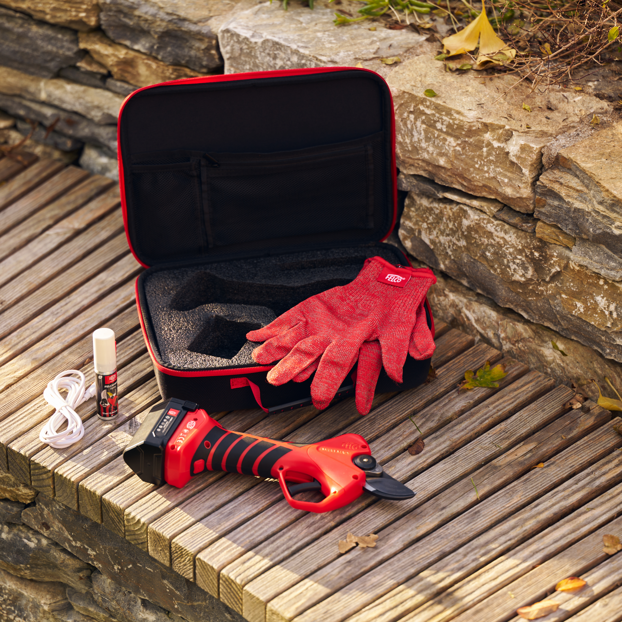felco-2e-s-cateur-lectrique-sans-fil-avec-batterie-chargeur-et-accessoires image 8